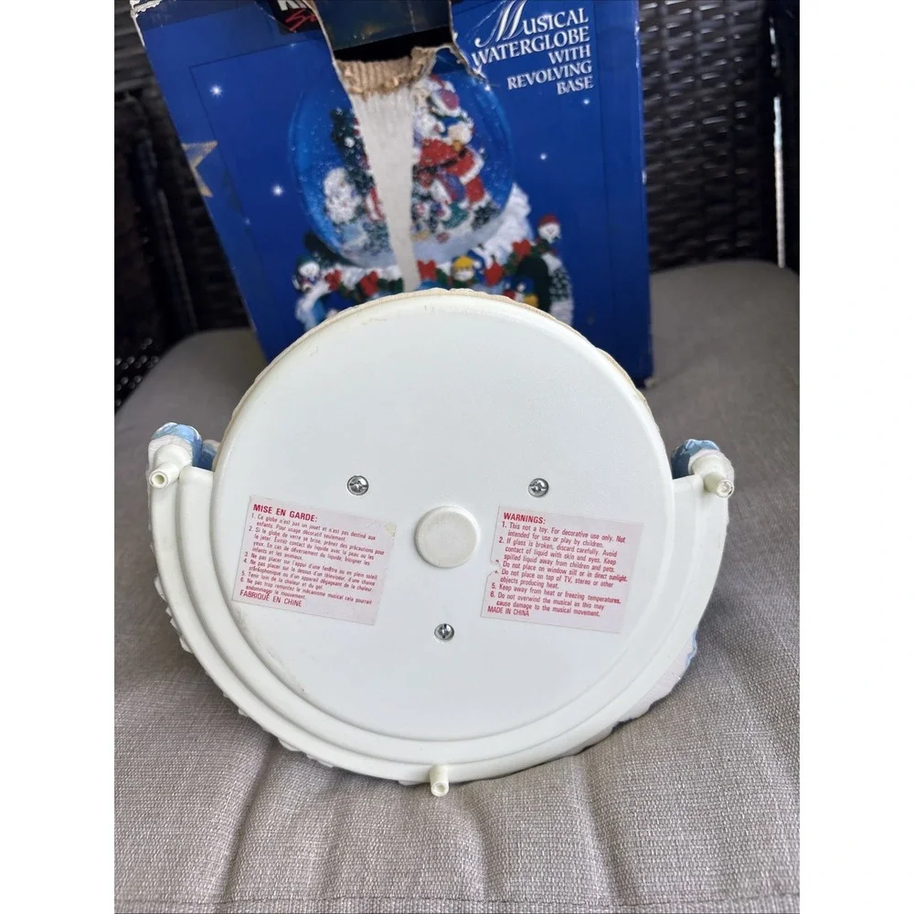 Kirkland Signature Musical Waterglobe With Revolving Base Snowmen 109619 - WORKS